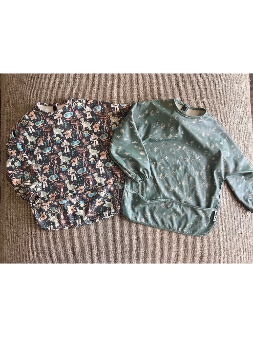 Noli & Nico Sleeved Bibs